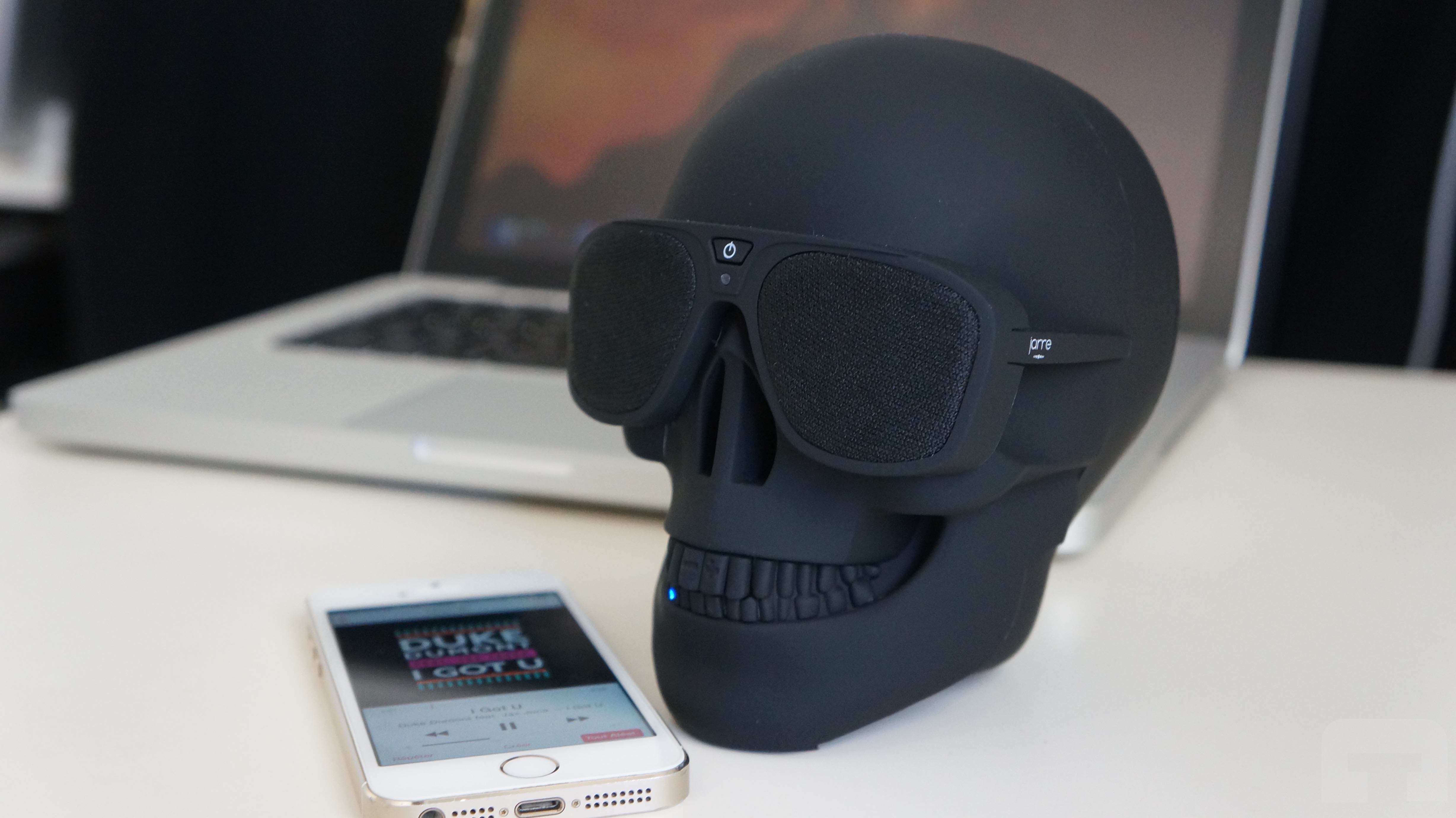MK官网 - 附件|饰品|MK(中国)一站式服务官网|设计师家具|AeroSkull XS +音箱
