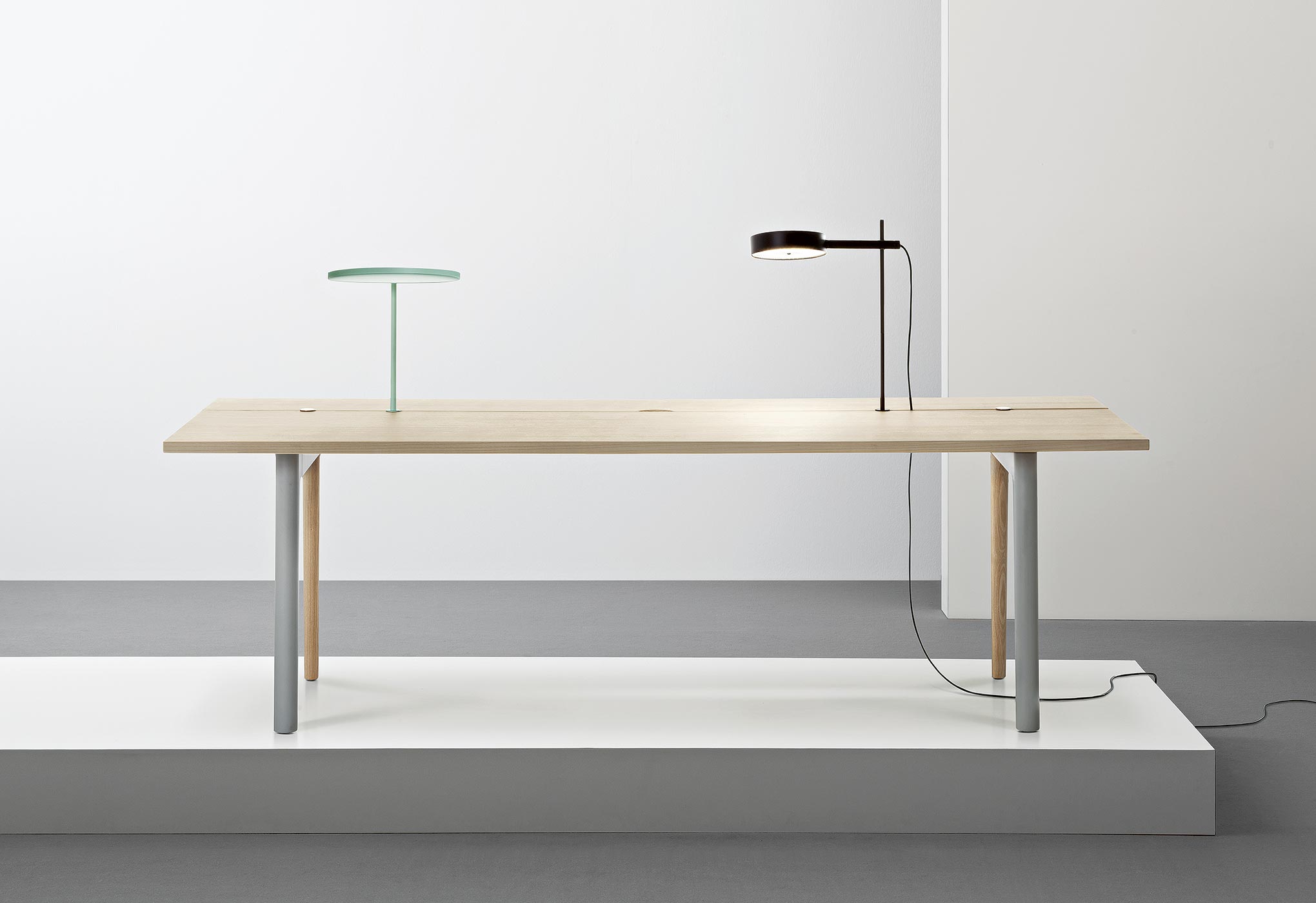 办公屏风|办公屏风系统|MK(中国)一站式服务官网|设计师家具|Offset Table 工作台/办公桌