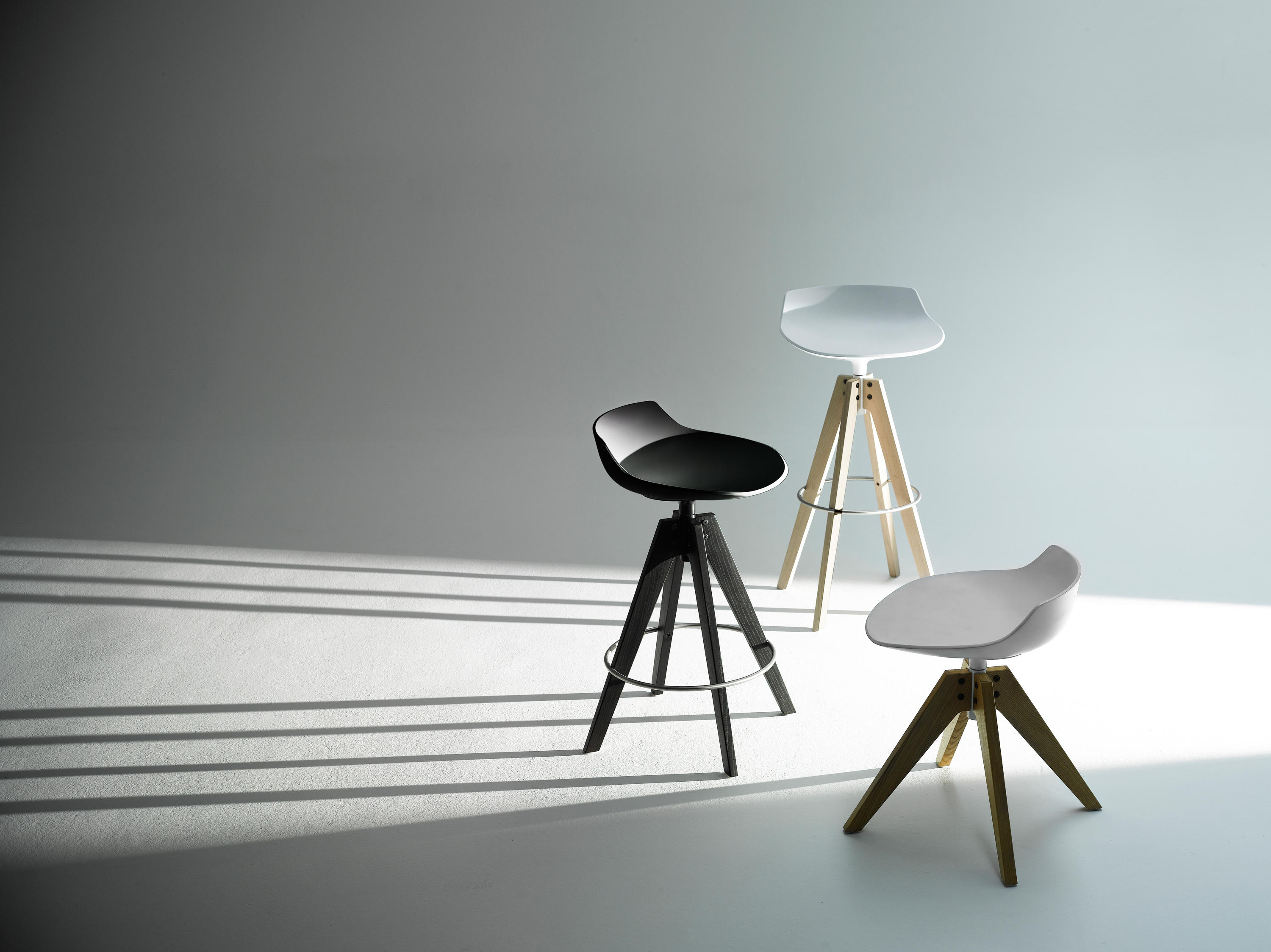 MK官网 - 坐具|吧椅/凳子|MK(中国)一站式服务官网|设计师家具|FLOW STOOL  矮凳