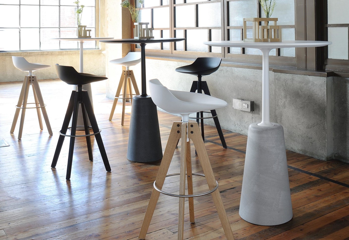 MK官网 - 坐具|吧椅/凳子|MK(中国)一站式服务官网|设计师家具|FLOW STOOL 吧椅