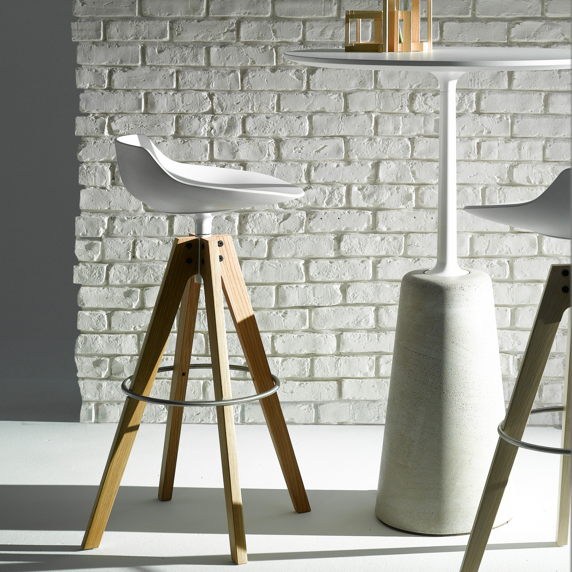MK官网 - 坐具|吧椅/凳子|MK(中国)一站式服务官网|设计师家具|FLOW STOOL 吧椅