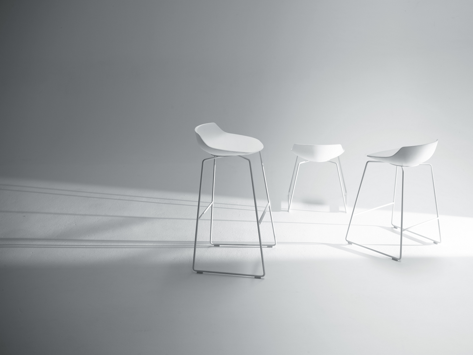 MK官网 - 坐具|吧椅/凳子|MK(中国)一站式服务官网|设计师家具|FLOW STOOL 吧椅