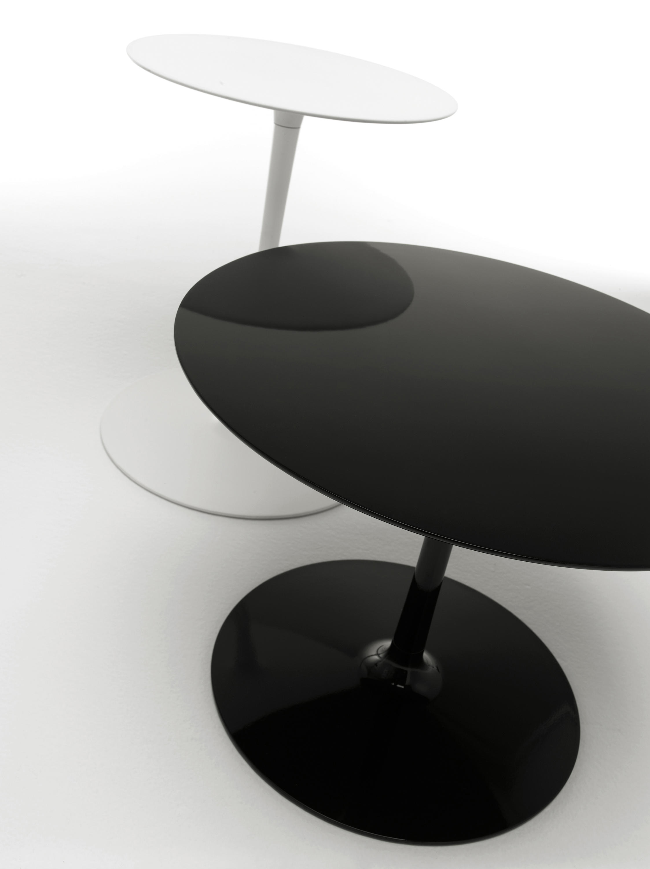 MK官网 - 桌几|茶几/边几|MK(中国)一站式服务官网|设计师家具|FLOW LOW TABLES 茶几/咖啡桌